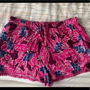 Hollister patterned flowy shorts